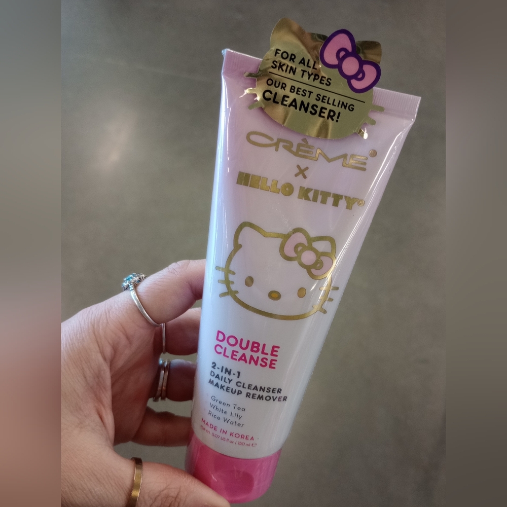 Crème x Hello Kitty Double Cleanse